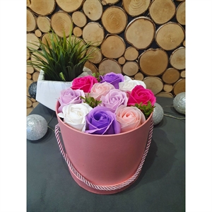 Flower box z róż mydlanych