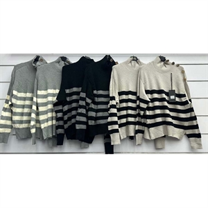 Sweter damski z półgolfem