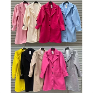 Płaszcz damski produkt Włoski