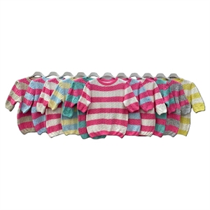 Sweter damski z krótkim rękawem - Produkt Włoski