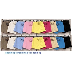 Szorty imitujące spódnicę - Produkt Włoski