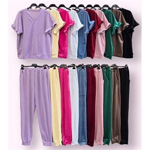 Komplet welurowy damski - Produkt Włoski