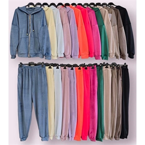 Komplet welurowy damski - Produkt Włoski