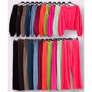 Komplet welurowy damski - Produkt Włoski