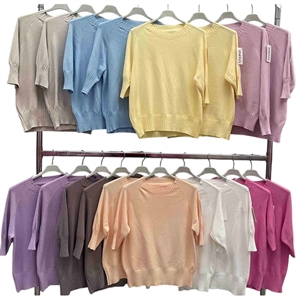 Sweter damski z krótkim rękawem