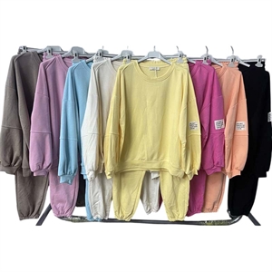 Komplet dresowy damski produkt Włoski