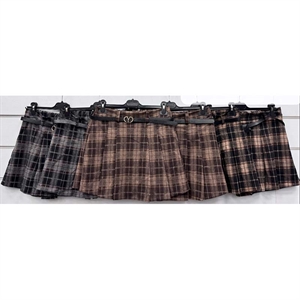 Szorty imitujące spódnicę - Produkt Włoski