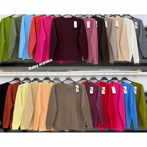 Sweter damski z dekoltem w serek