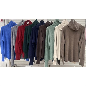 Sweter damski z golfem