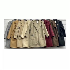 Płaszcz damski produkt Włoski