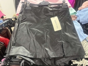 Szorty ze sztucznej skóry imitujące spódnicę produkt Włoski S-XL