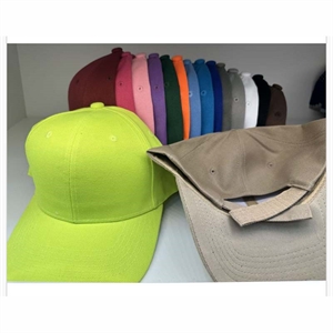 Czapka damska z daszkiem