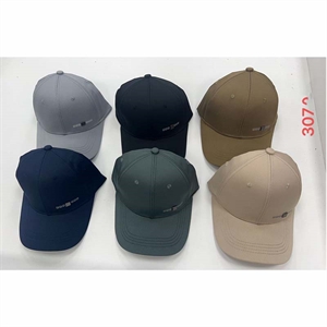 Czapka męska z daszkiem