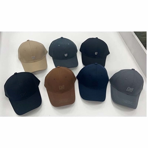 Czapka męska z daszkiem