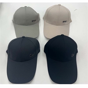 Czapka męska z daszkiem