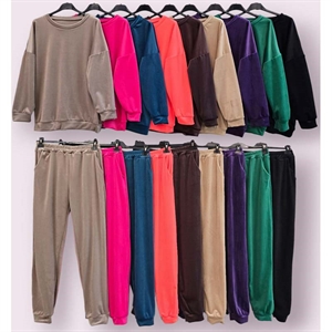 Komplet welurowy damski - Produkt Włoski