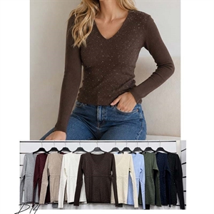 Sweter damski z dekoltem w serek