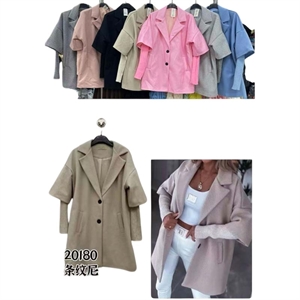 Płaszcz damski produkt Włoski