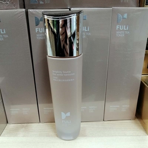 Delikatne zmarszczki, półprzezroczyste