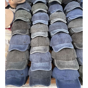 Czapka męska z daszkiem