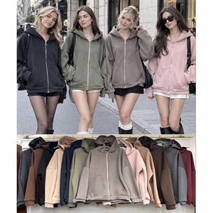 Bluza damska rozpinana na zamek z kapturem produkt Włoski