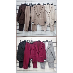 Komplet Marynarka + Spodnie produkt Włoski