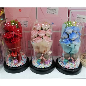 Prezent na Walentynki - pudełko z kwiatami