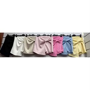 Szorty imitujące spódnicę - Produkt Włoski