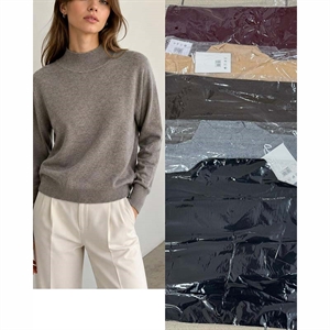 Sweter damski z golfem