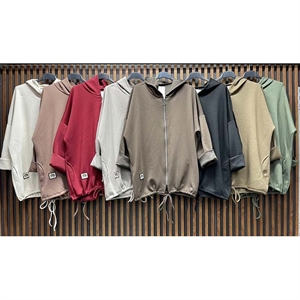 Bluza damska rozpinana na zamek z kapturem produkt Włoski