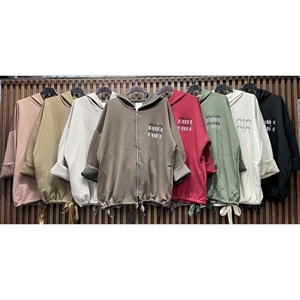 Bluza damska rozpinana na zamek z kapturem produkt Włoski