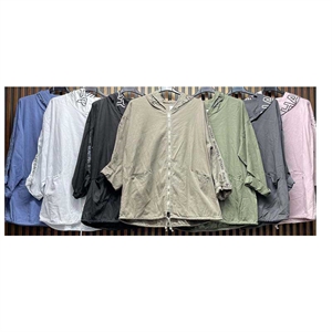 Bluza damska rozpinana na zamek z kapturem produkt Włoski