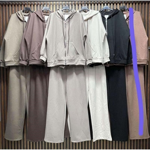 Komplet dresowy damski