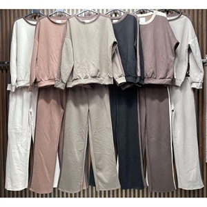 Komplet dresowy damski