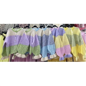 Sweter damski zapinany na guziki