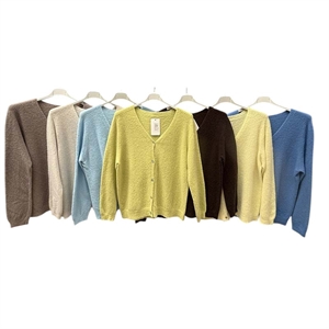 Sweter damski zapinany na guziki - Produkt Włoski