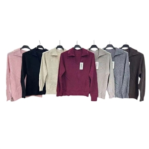 Sweter damski z dekoltem w serek