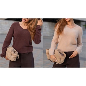 Sweter damski z dekoltem w serek