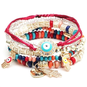 Zestaw 6 bransoletek na rękę z zawieszkami