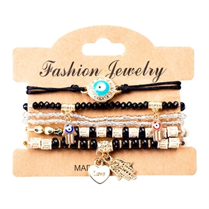 Zestaw 6 bransoletek na rękę z zawieszkami