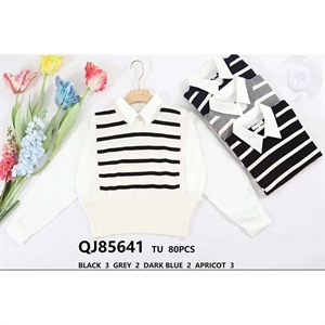 Sweter damski z dekoltem w serek