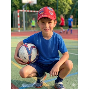 Czapka chłopięca z daszkiem