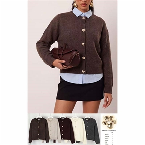 Sweter damski zapinany na guziki