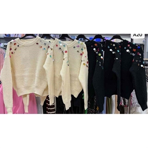 Sweter damski okrągły - Produkt Włoski