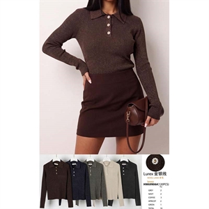 Sweter damski z dekoltem w serek