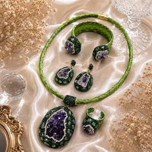 Komplet Naszyjnik + Kolczyki + Bransoletka + Pierścionek