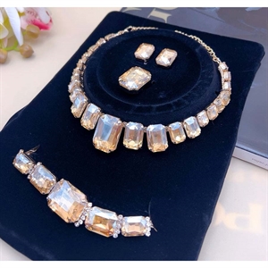 Komplet Naszyjnik + Kolczyki + Bransoletka + Pierścionek