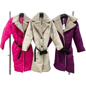 Płaszcz damski produkt Włoski