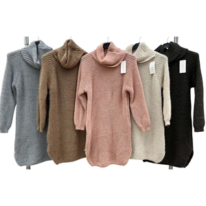 Sukienka sweterkowa damska z golfem