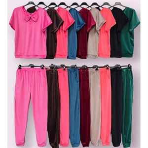 Komplet welurowy damski - Produkt Włoski